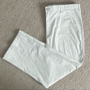 Men’s Croft & Barrow Classic Fit Cream Pants - 30 length